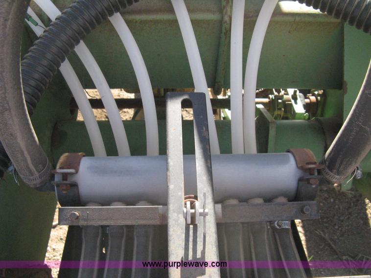 image for item M9124 John Deere 7000 planter