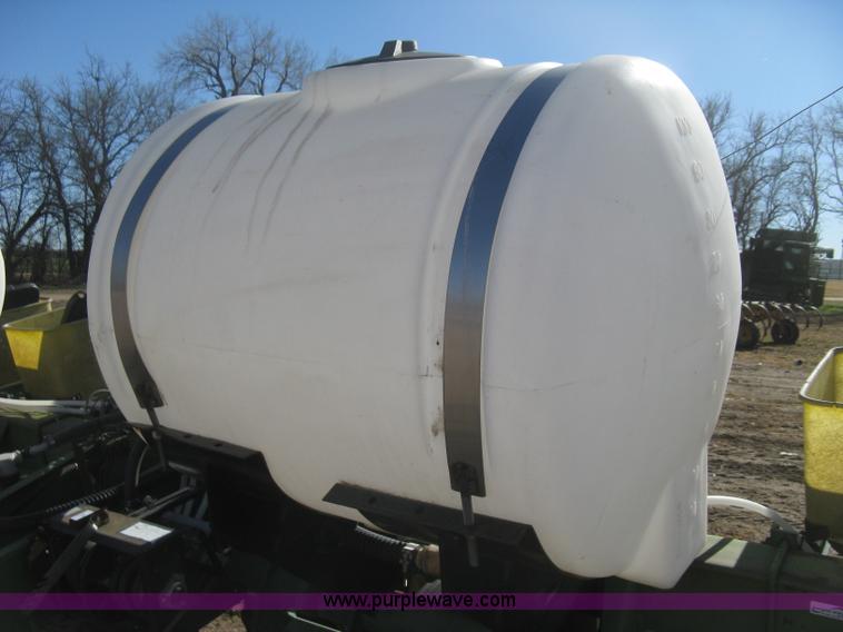 image for item M9124 John Deere 7000 planter