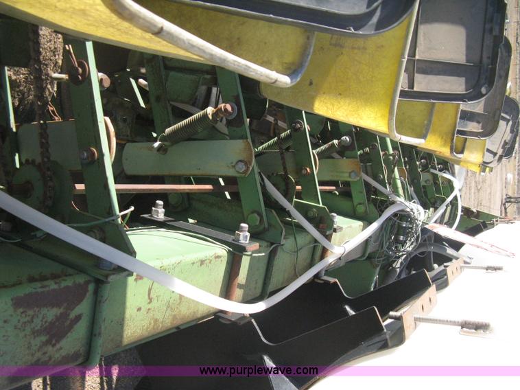 image for item M9124 John Deere 7000 planter