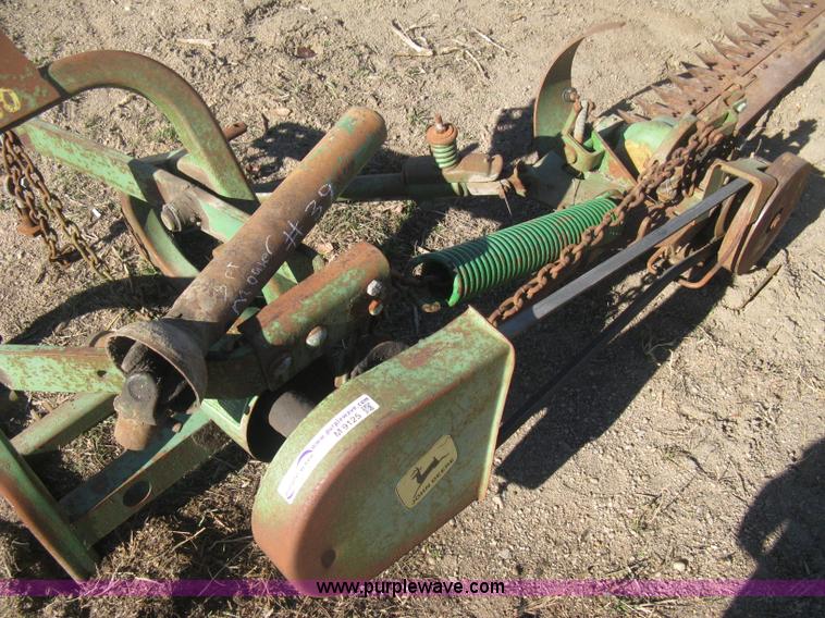 image for item M9125 John Deere 350 sickle mower
