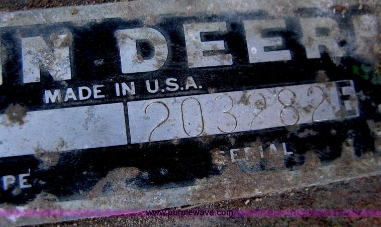 image for item M9125 John Deere 350 sickle mower