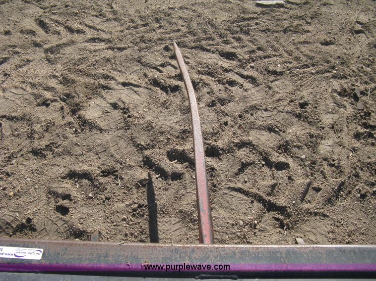 image for item M9127 Hay spear loader attachment