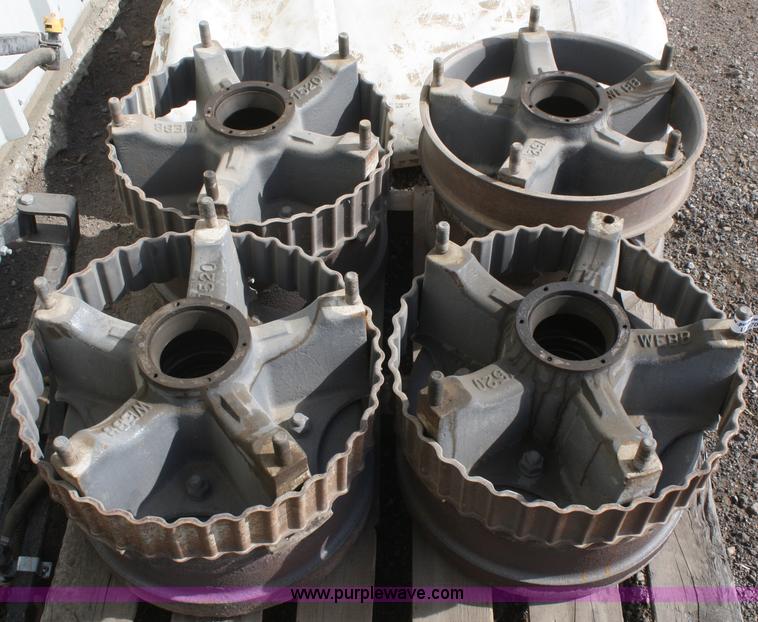 image for item U9701 (4) hubs and brake drums