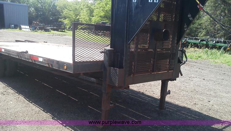 image for item B1613 2000 Mongoose 25' gooseneck trailer