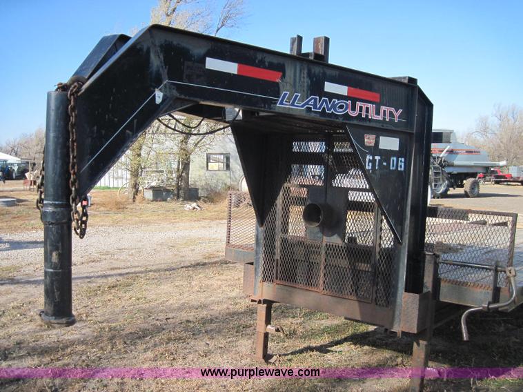 image for item B1613 2000 Mongoose 25' gooseneck trailer