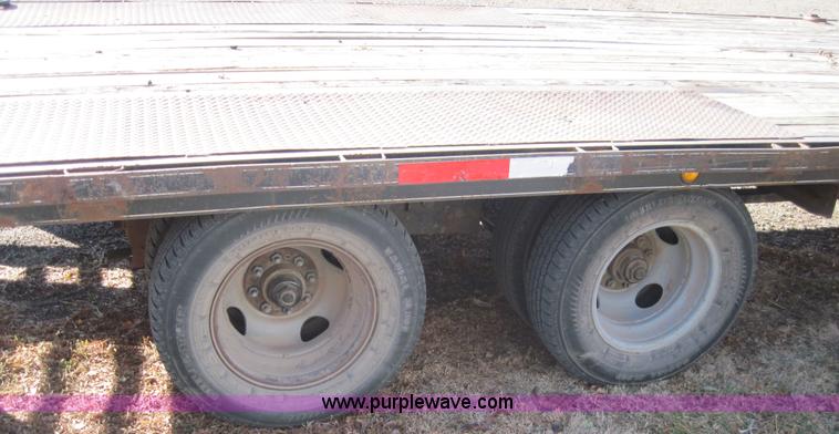 image for item B1613 2000 Mongoose 25' gooseneck trailer