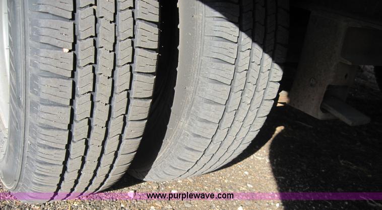 image for item B1613 2000 Mongoose 25' gooseneck trailer