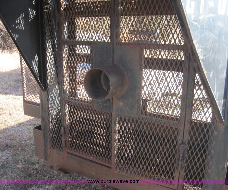 image for item B1613 2000 Mongoose 25' gooseneck trailer