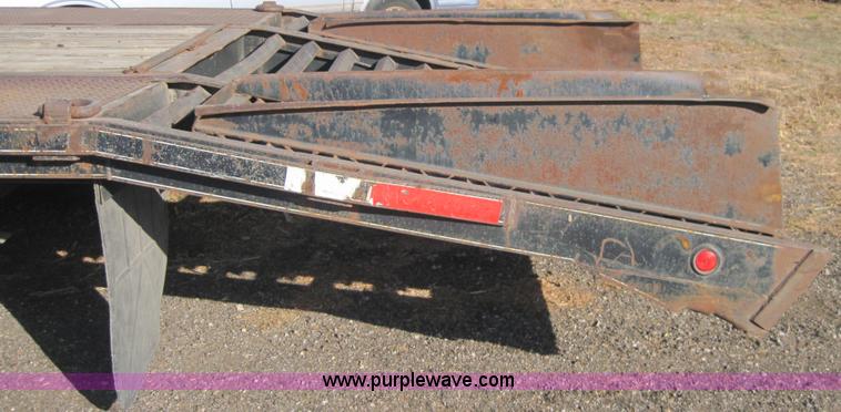 image for item B1613 2000 Mongoose 25' gooseneck trailer