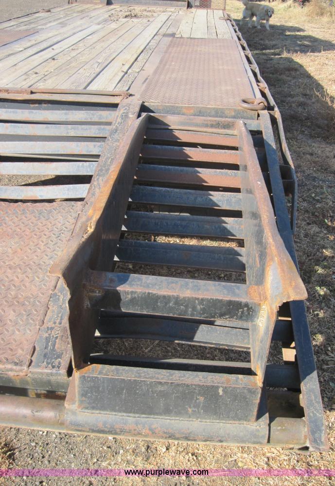 image for item B1613 2000 Mongoose 25' gooseneck trailer