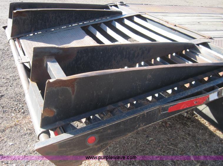 image for item B1613 2000 Mongoose 25' gooseneck trailer