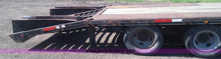image for item B1613 2000 Mongoose 25' gooseneck trailer