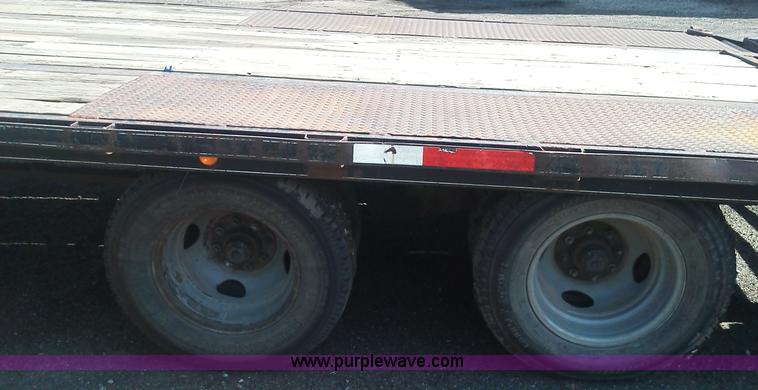 image for item B1613 2000 Mongoose 25' gooseneck trailer