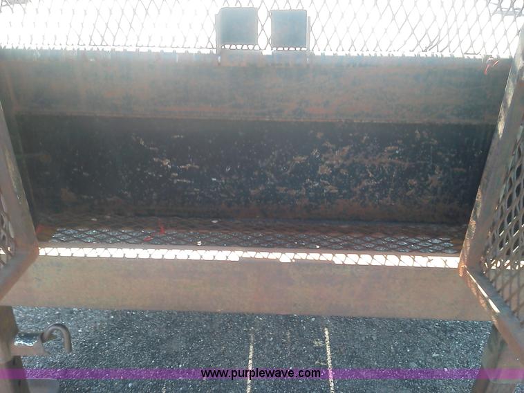 image for item B1613 2000 Mongoose 25' gooseneck trailer