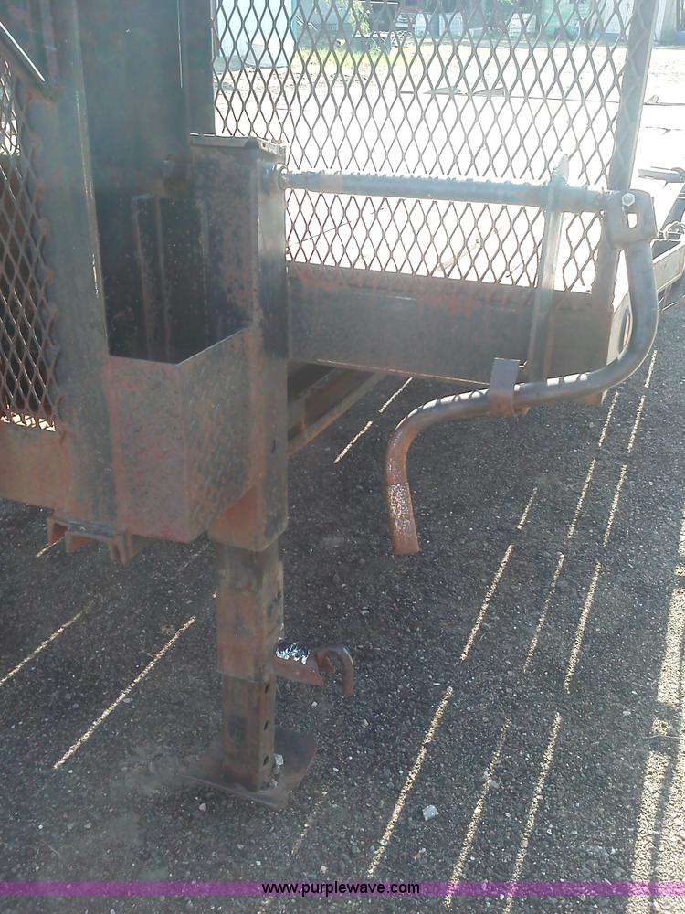 image for item B1613 2000 Mongoose 25' gooseneck trailer