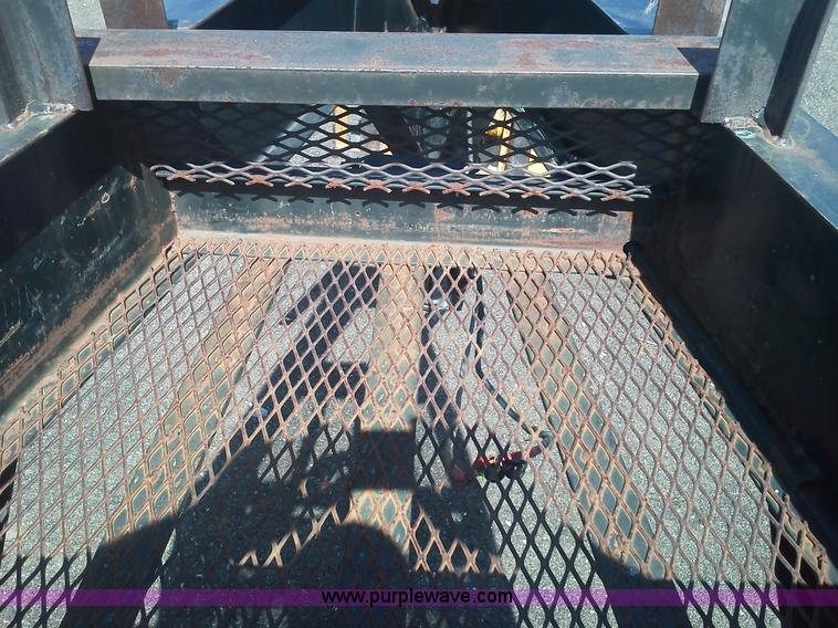 image for item B1613 2000 Mongoose 25' gooseneck trailer