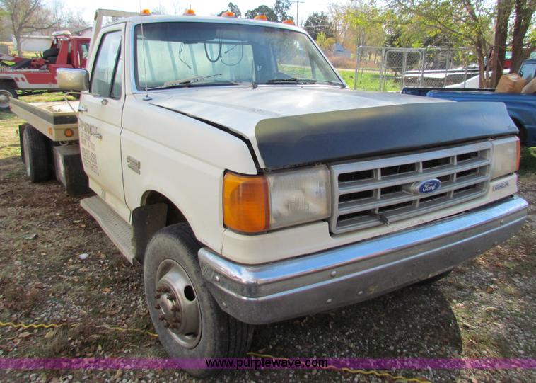 image for item B1667 1991 Ford F350 Custom rollback truck