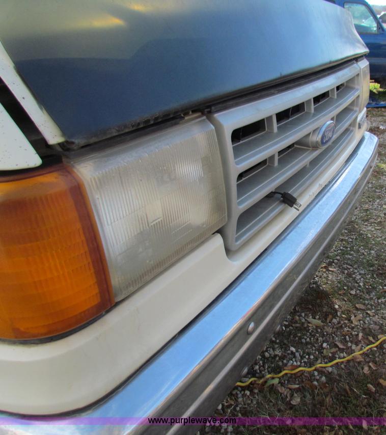 image for item B1667 1991 Ford F350 Custom rollback truck