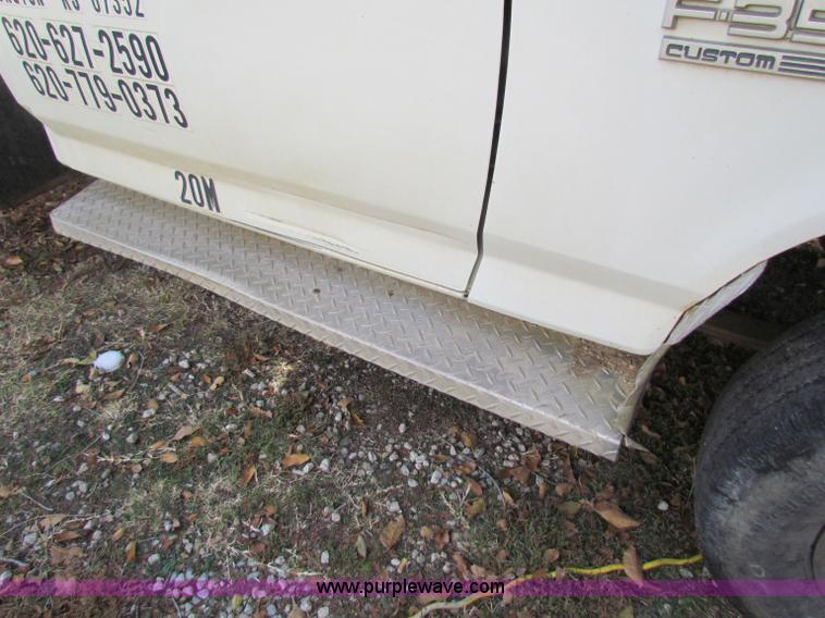 image for item B1667 1991 Ford F350 Custom rollback truck