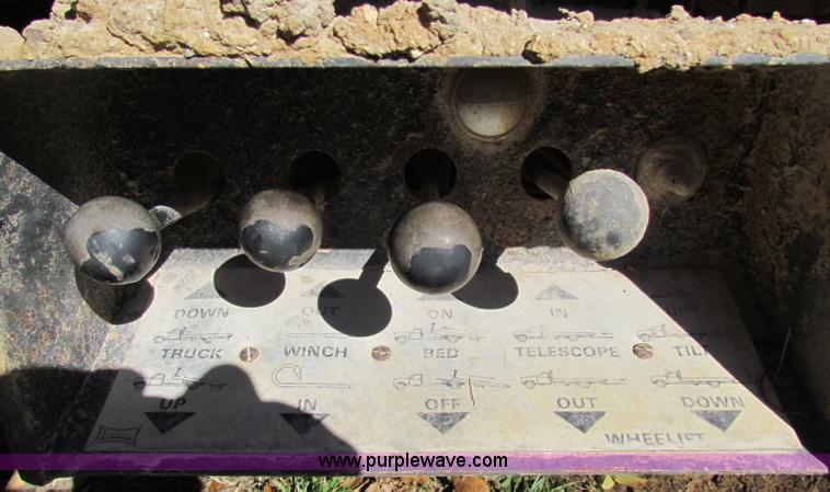 image for item B1667 1991 Ford F350 Custom rollback truck