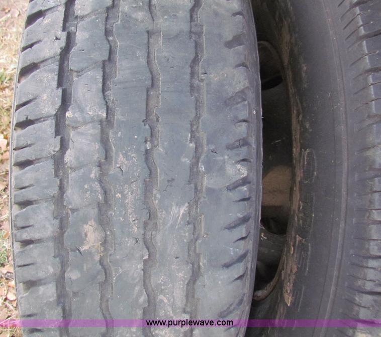 image for item B1667 1991 Ford F350 Custom rollback truck