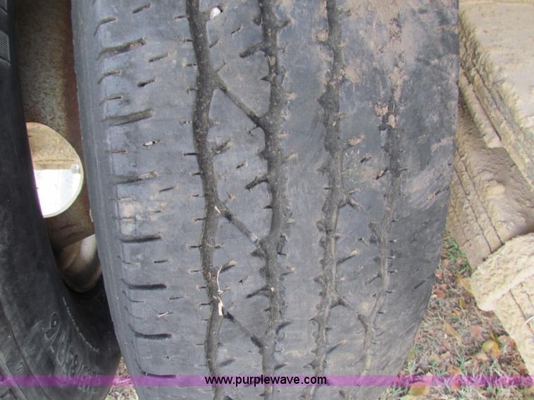 image for item B1667 1991 Ford F350 Custom rollback truck