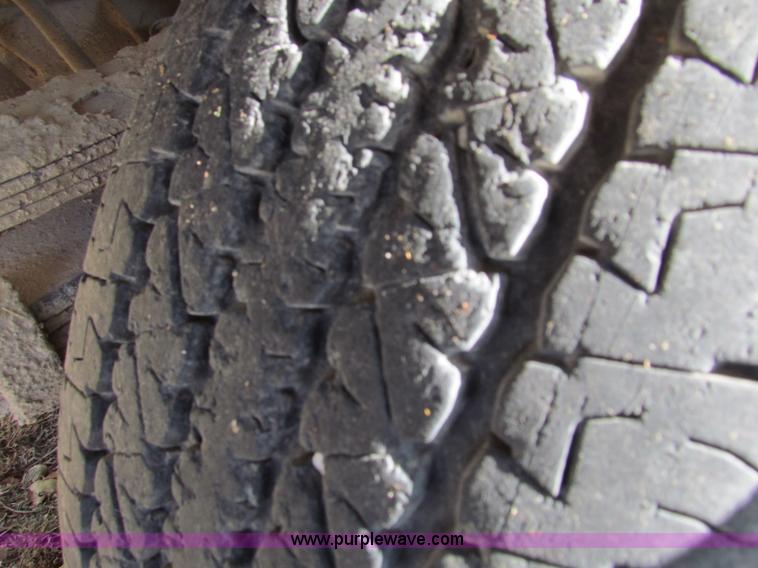 image for item B1667 1991 Ford F350 Custom rollback truck