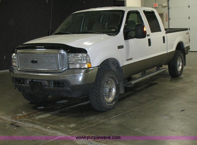 image for item B1671 2004 Ford F250 Lariat Super Duty pickup truck