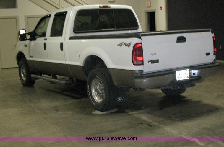 image for item B1671 2004 Ford F250 Lariat Super Duty pickup truck