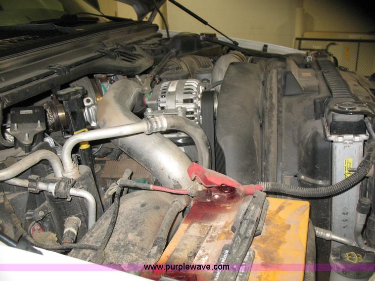 image for item B1671 2004 Ford F250 Lariat Super Duty pickup truck