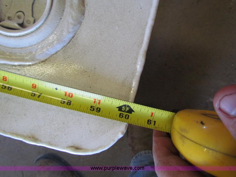 image for item B1672 DeeZee 40 gallon fuel tank