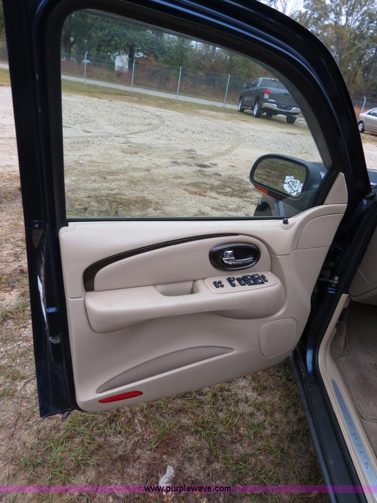 image for item B4537 2004 Buick Ranier CXL SUV