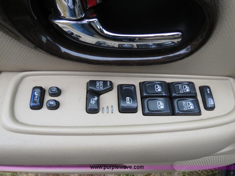 image for item B4537 2004 Buick Ranier CXL SUV