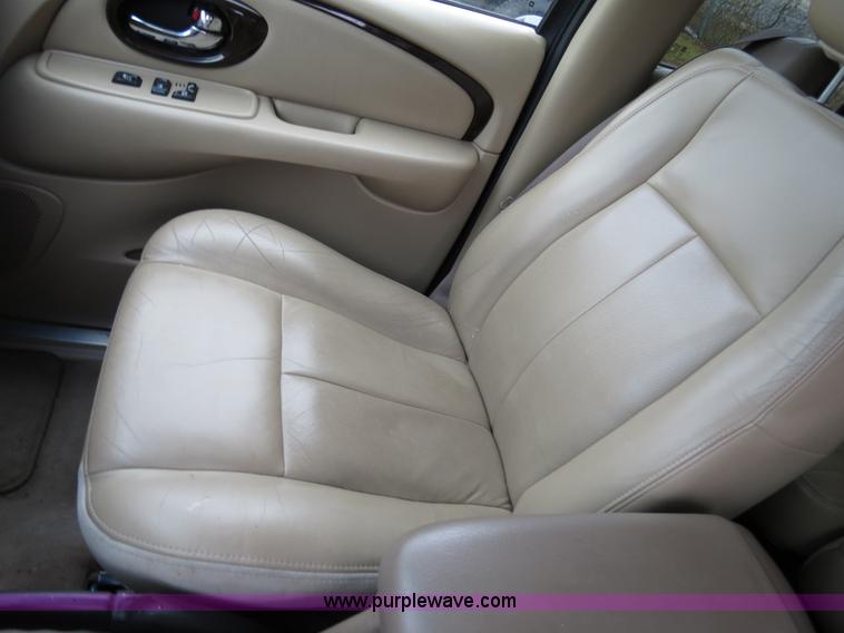 image for item B4537 2004 Buick Ranier CXL SUV