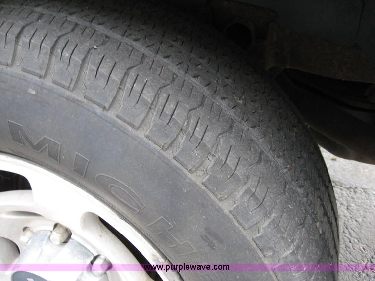 image for item B6404 1996 Isuzu Trooper S SUV