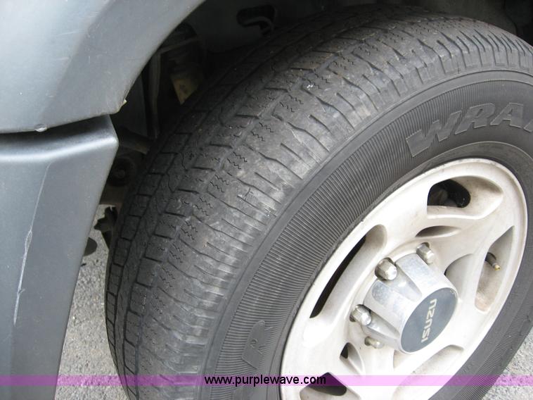 image for item B6404 1996 Isuzu Trooper S SUV