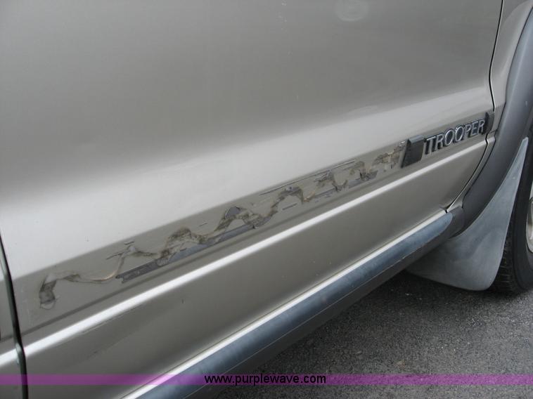 image for item B6404 1996 Isuzu Trooper S SUV