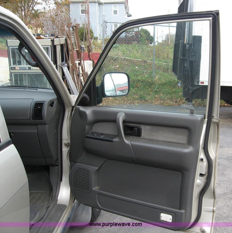 image for item B6404 1996 Isuzu Trooper S SUV