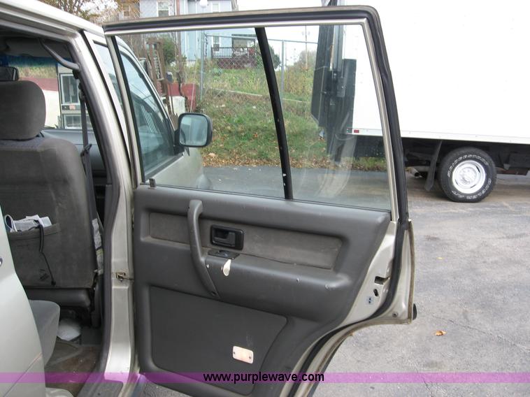 image for item B6404 1996 Isuzu Trooper S SUV