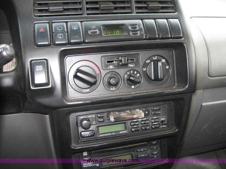 image for item B6404 1996 Isuzu Trooper S SUV