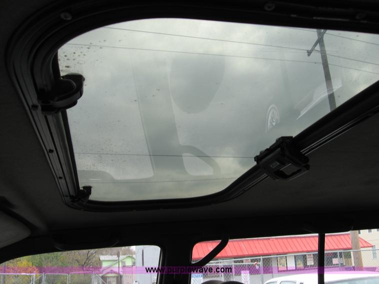 image for item B6404 1996 Isuzu Trooper S SUV