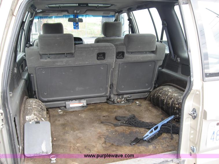 image for item B6404 1996 Isuzu Trooper S SUV