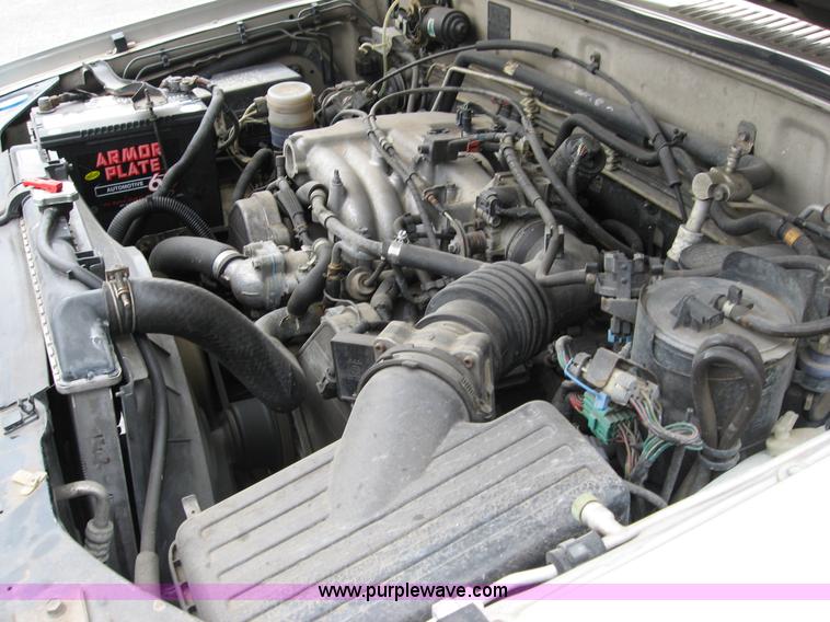 image for item B6404 1996 Isuzu Trooper S SUV