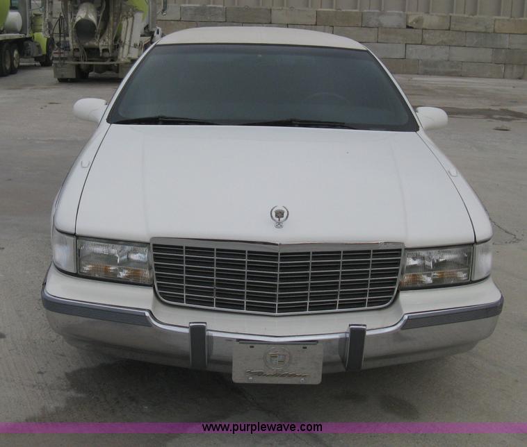 image for item B8228 1995 Cadillac Fleetwood Federal Coach limousine