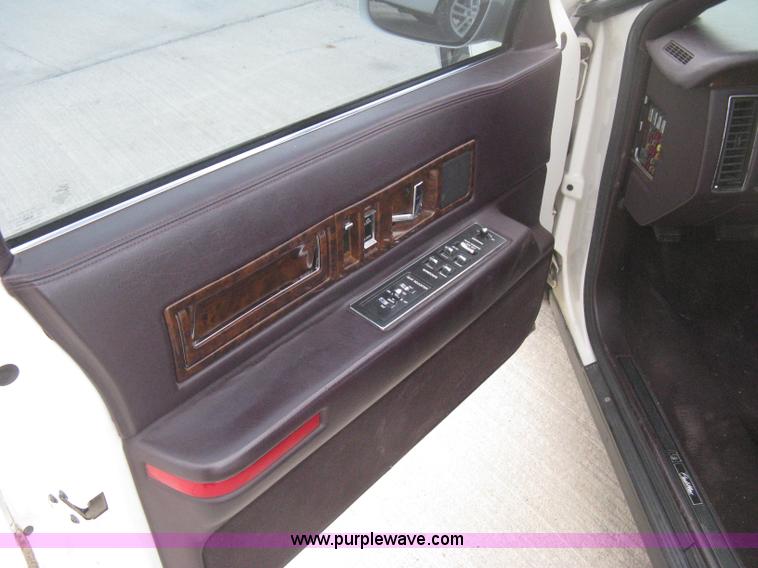 image for item B8228 1995 Cadillac Fleetwood Federal Coach limousine