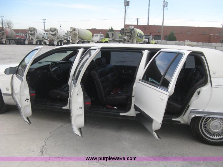 image for item B8228 1995 Cadillac Fleetwood Federal Coach limousine