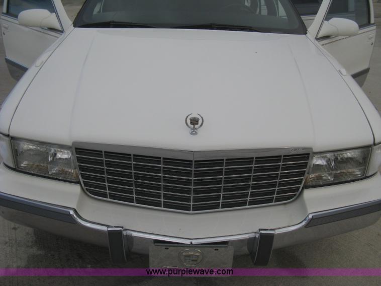 image for item B8228 1995 Cadillac Fleetwood Federal Coach limousine