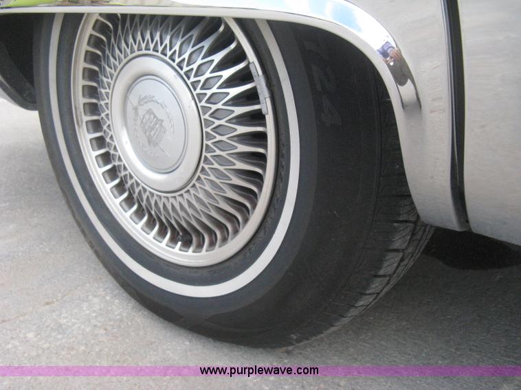 image for item B8228 1995 Cadillac Fleetwood Federal Coach limousine