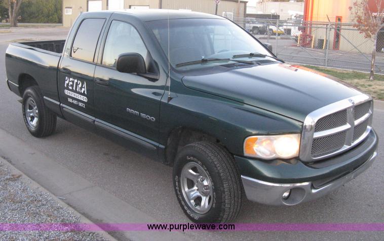 image for item B8235 2002 Dodge Ram 1500 SLT pickup truck