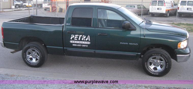 image for item B8235 2002 Dodge Ram 1500 SLT pickup truck